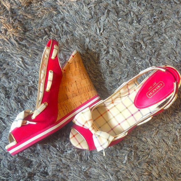 Coach magenta twirling wedges - Picture 1 of 5